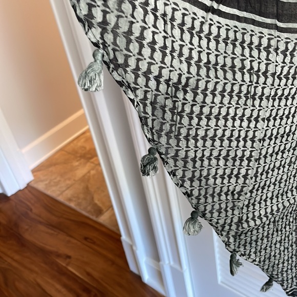 Lightweight Scarf - Picture 4 of 6